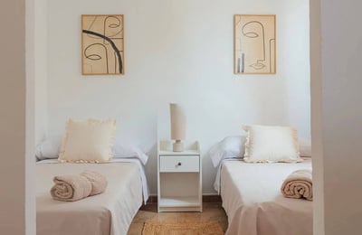 Rental of a spacious villa with pool, 250 m², Alicante Golf, Alicante, Spain